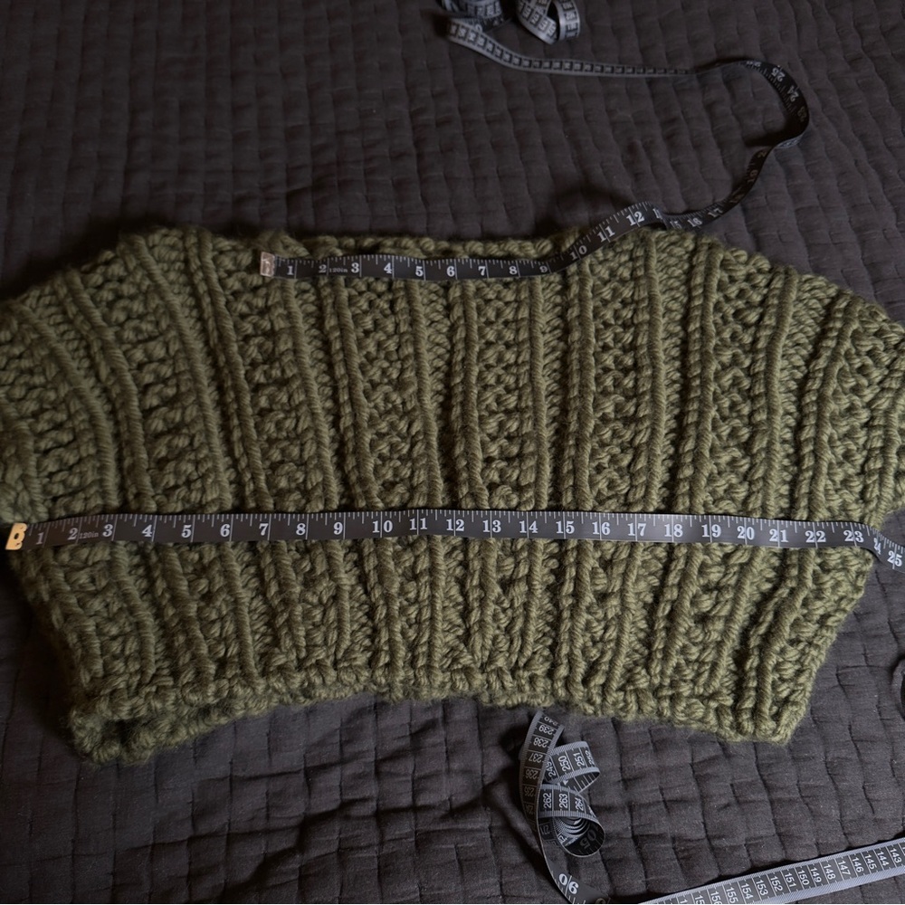 Green Cropped Knitted Sweater - Picture 6 of 8